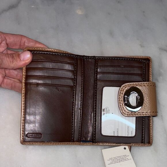 Coach Wallet Golden Tan Pearlized Metallic Pebbled Leather Twistlock Wallet NWT - Picture 12 of 16